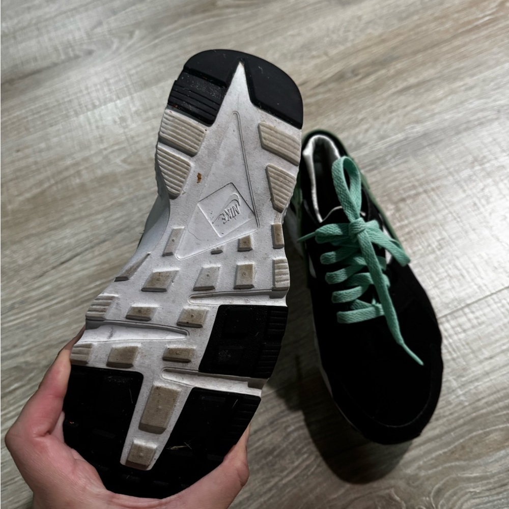 Nike Huarache Run GS 'Green Glow' - Picture 3 of 4